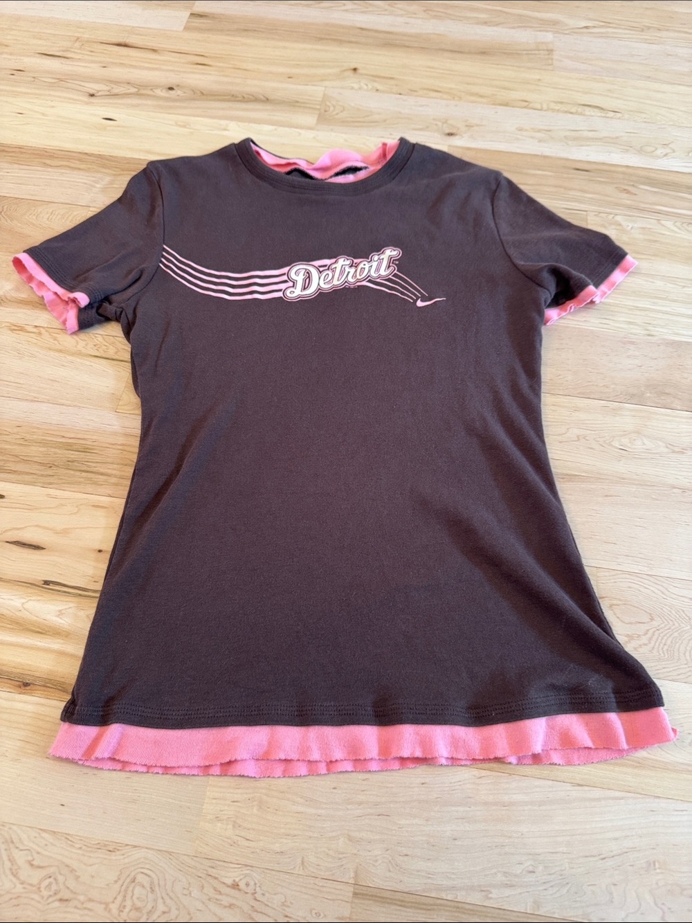 Y2K-brown and pink Nike Detroit graphic tee T-Shirt contrast layered-M